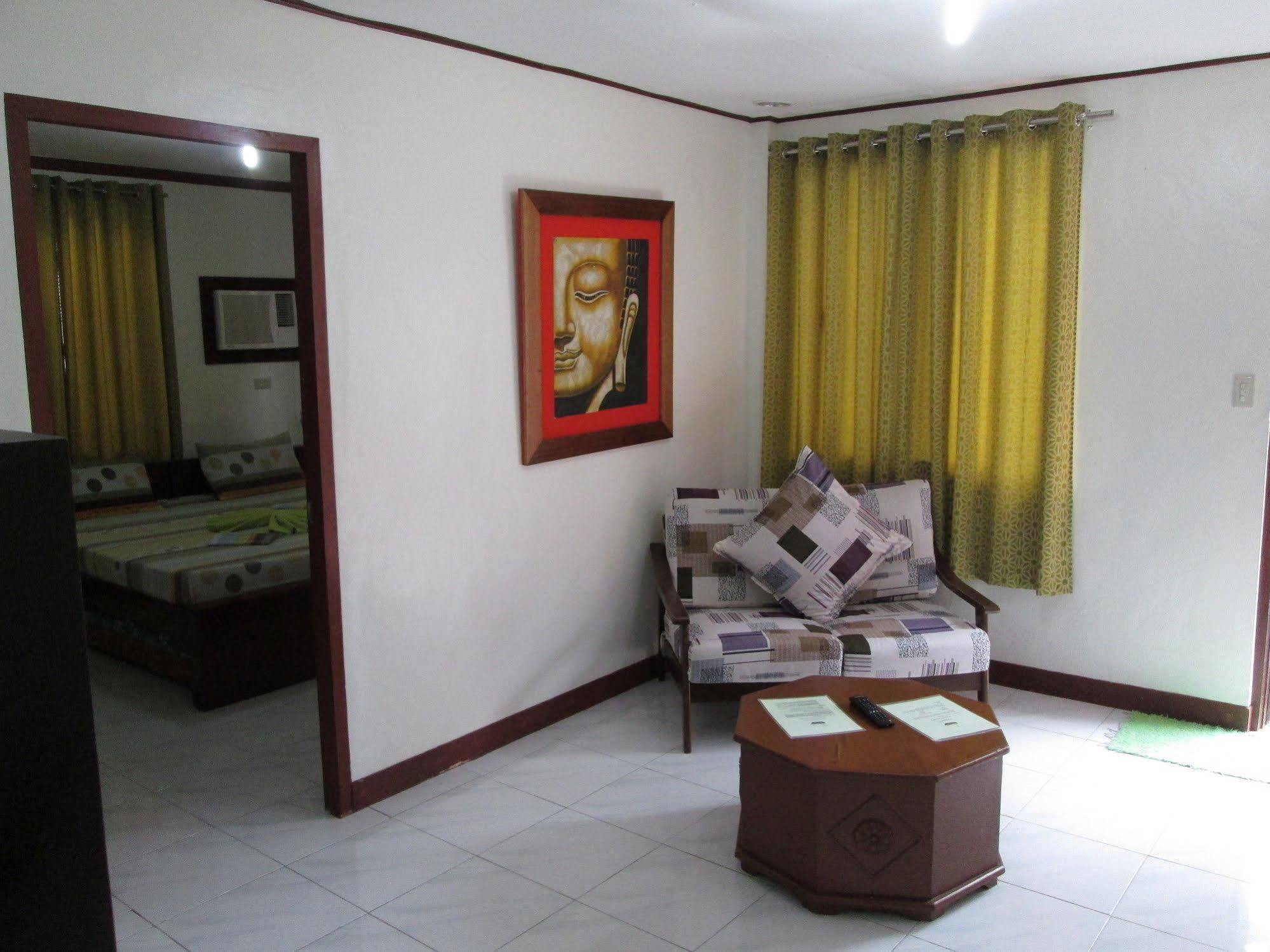 Reddoorz Plus @ Secret Garden Boracay Balabag (Boracay) Exterior foto
